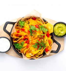 NACHOS WITH CHEESE AND PEPPERS